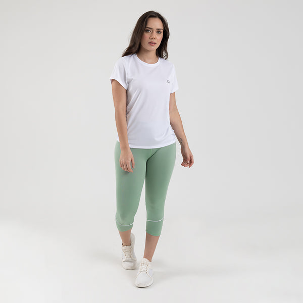 conjunto deportivo mujer de camiseta y leggins