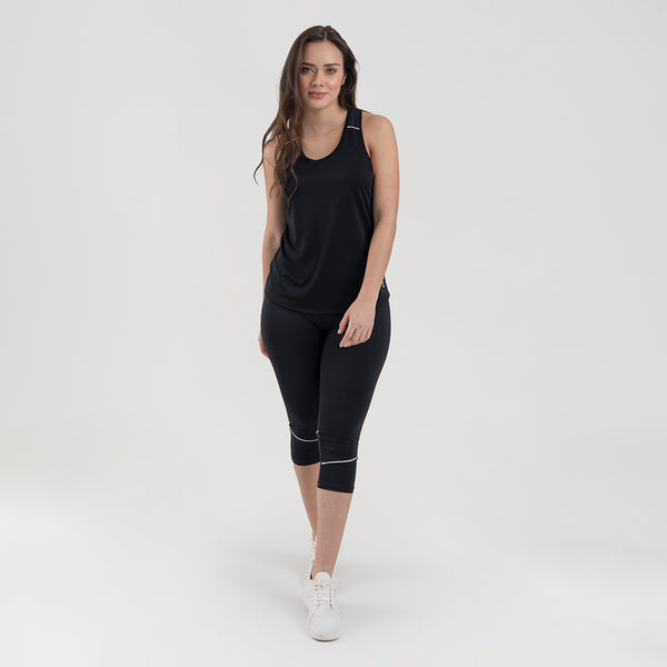 Conjunto para mujeres de camiseta y leggins