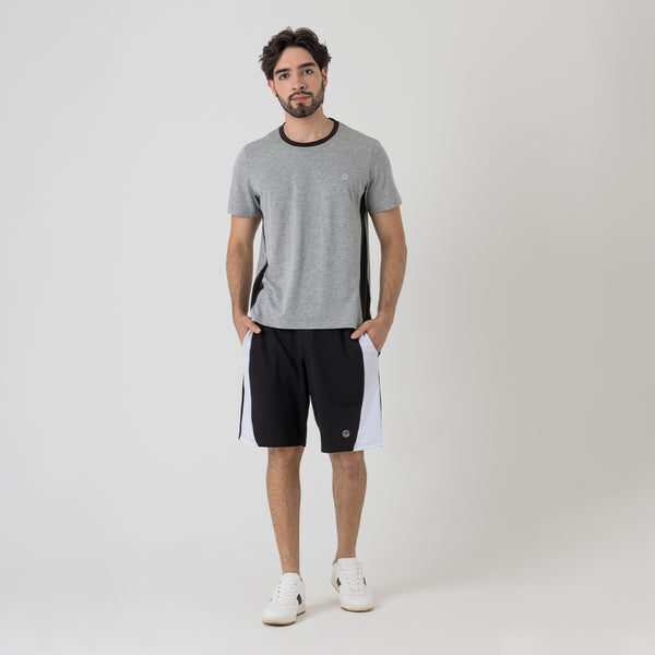 conjunto deportivo hombre de camiseta gris y pantaloneta