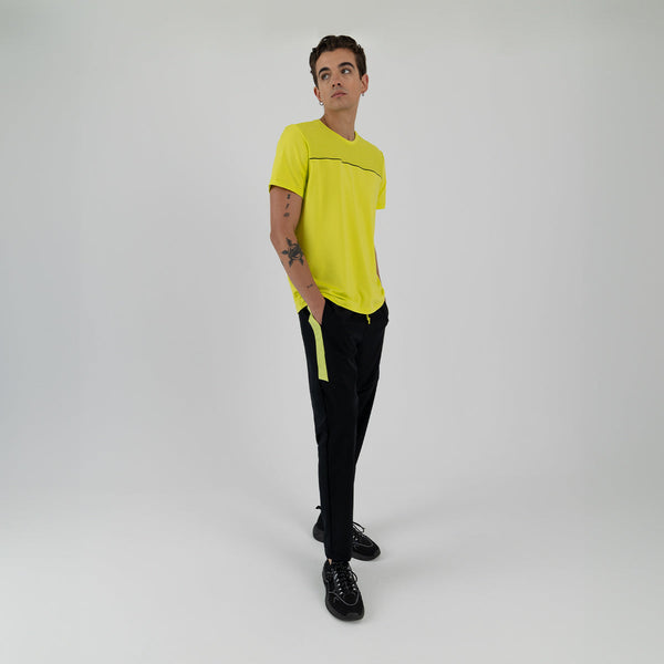 Conjunto de camiseta deportiva hombre y sudadera deportiva bota recta
